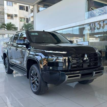 MITSUBISHI TRITON 2.4 BITURBO DIESEL CD KATANA 4X4 AUTOMÁTICO MITSUBISHI TRITON 2.4 BITURBO DIESEL CD KATANA 4X4 AUTOMÁTICO
